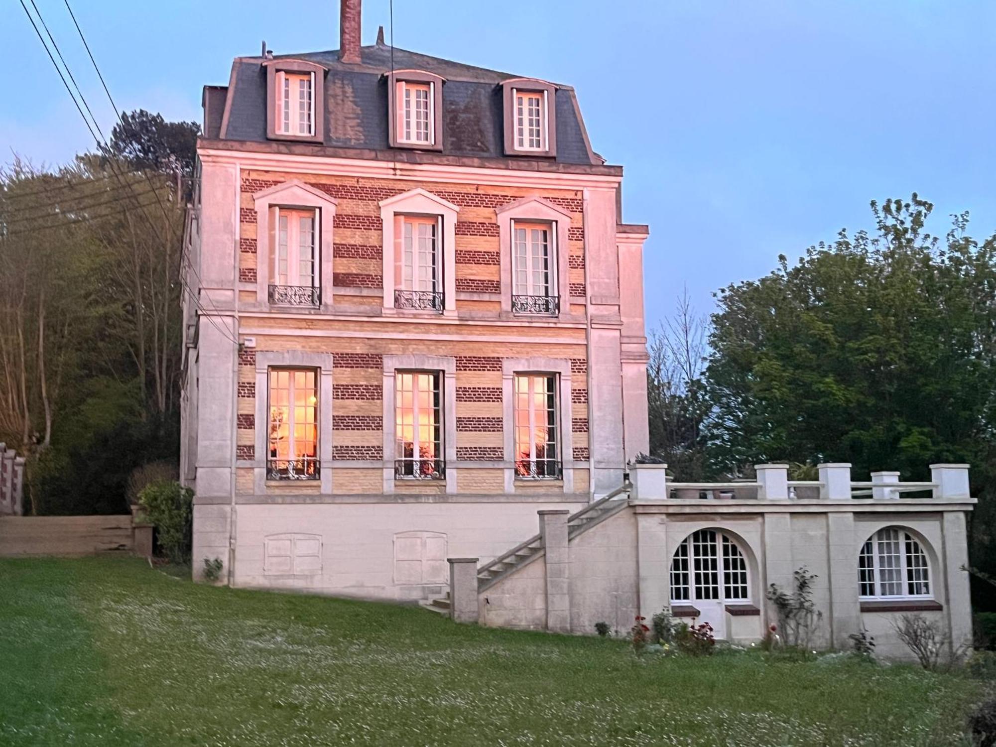 Suite Avec Grande Terrasse Et Parc - Gite Classe 4 Etoiles Étretat Exterior foto
