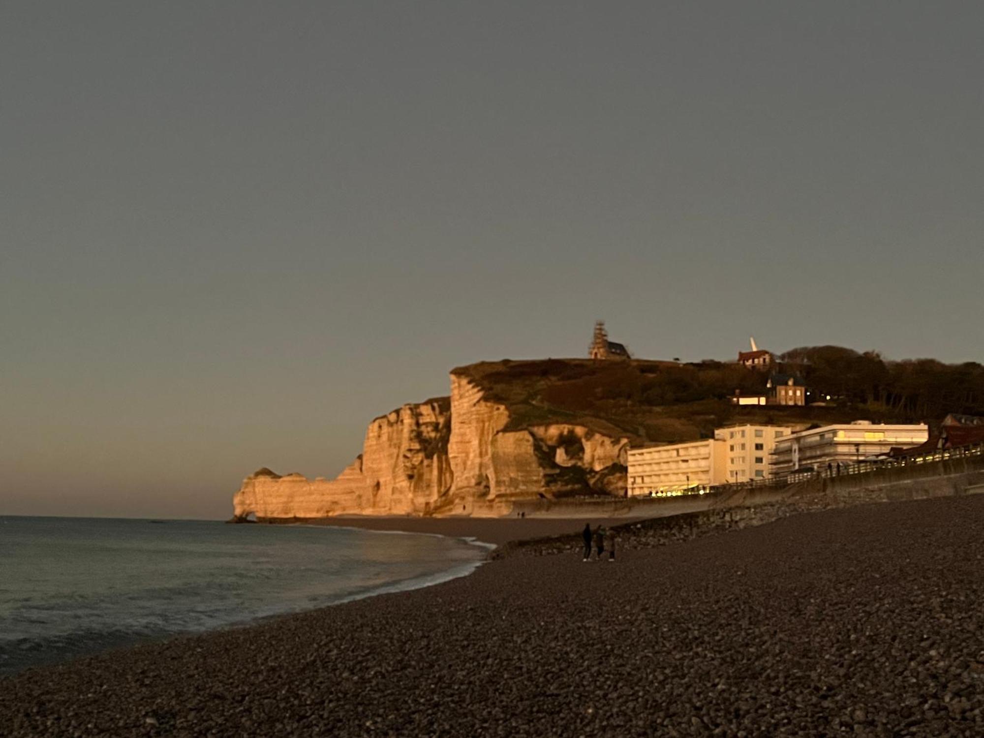 Suite Avec Grande Terrasse Et Parc - Gite Classe 4 Etoiles Étretat Exterior foto